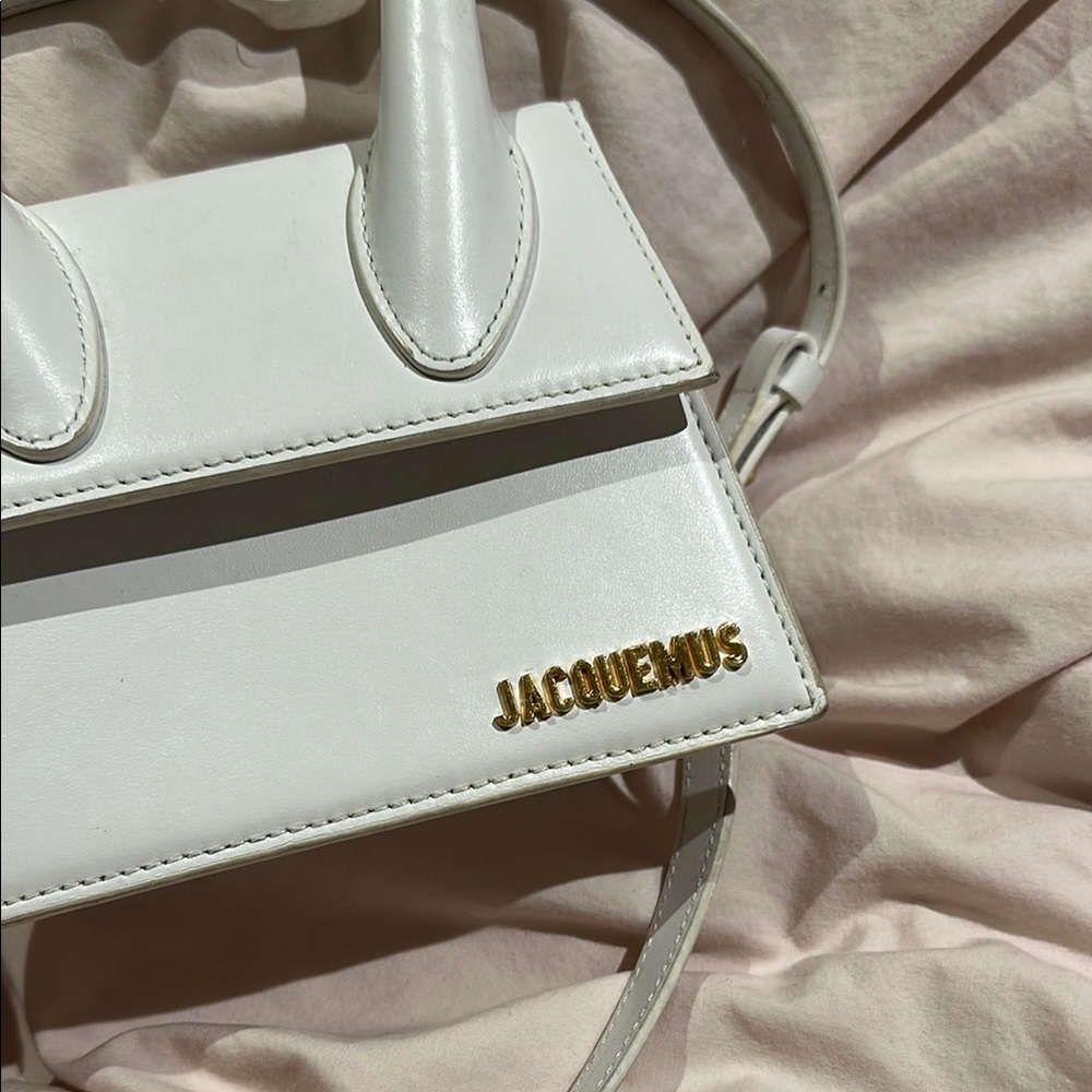Jacquemus White Mini Bag with Sleek Design - Picture 4 of 4